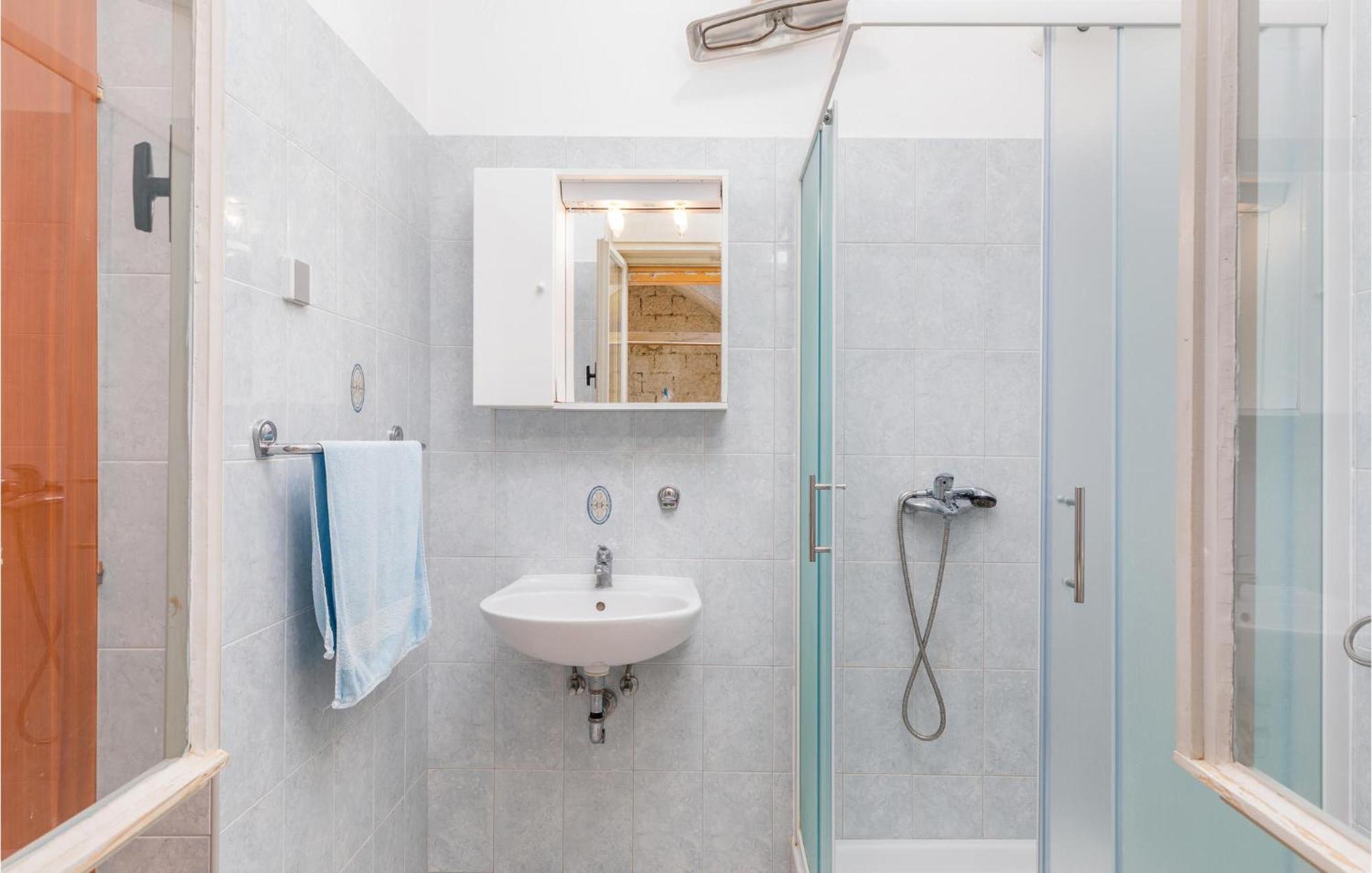 Lovely Apartment In Fazana With Kitchen Exterior foto